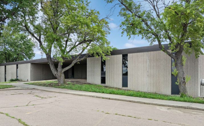 Pictures of Office property located at 1600 E Benson Rd, Sioux Falls, SD 57104 for sales - image #1