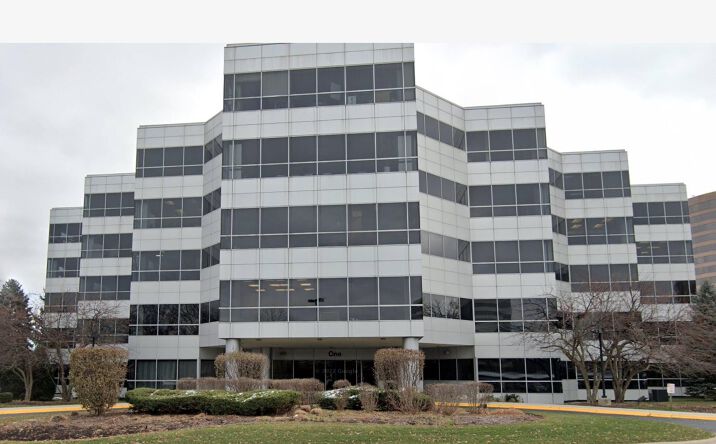 Pictures of Office property located at 1 Trans Am Plaza Drive, Oakbrook Terrace, IL 60181 for sales - image #1