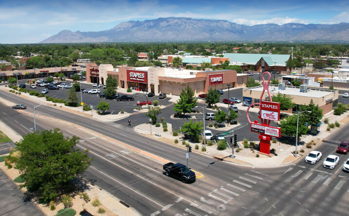 Pictures of Retail property located at 6001 Menaul Blvd NE, Albuquerque, NM 87110 for sales - image #1
