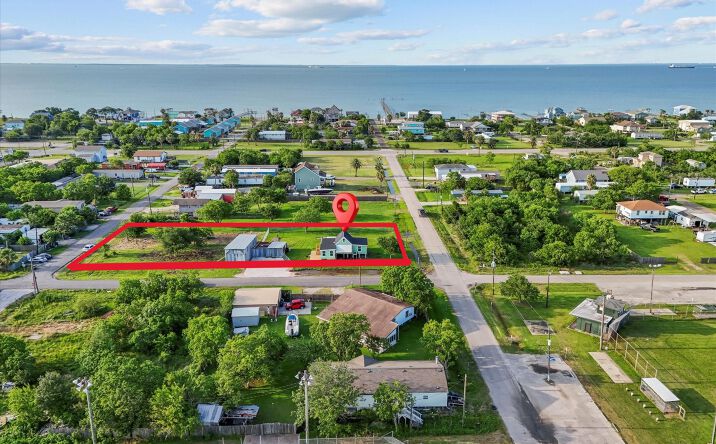 Pictures of Mixed Use, Mobile Home Park, Multifamily, Special Purpose property located at 246 18th Street, San Leon, TX 77539 for sales - image #1