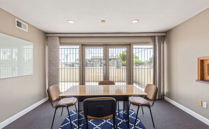 Pictures of Office, Retail property located at 8545 N Black Canyon Hwy, Phoenix, AZ 85021 for sales - image #1