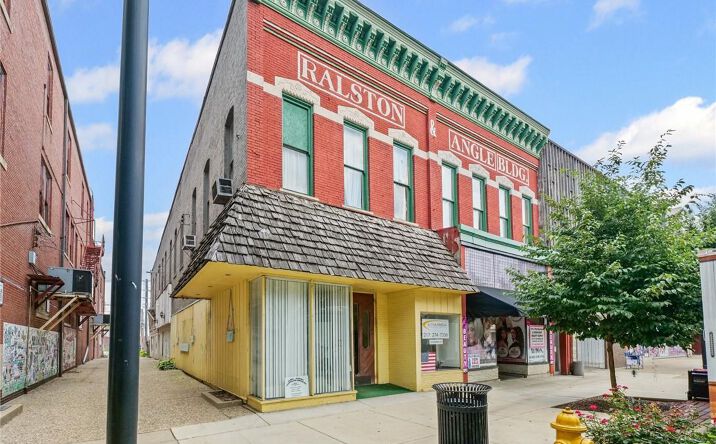 Pictures of Office, Retail property located at 123 N Vermilion St, Danville, IL 61832 for sales - image #1