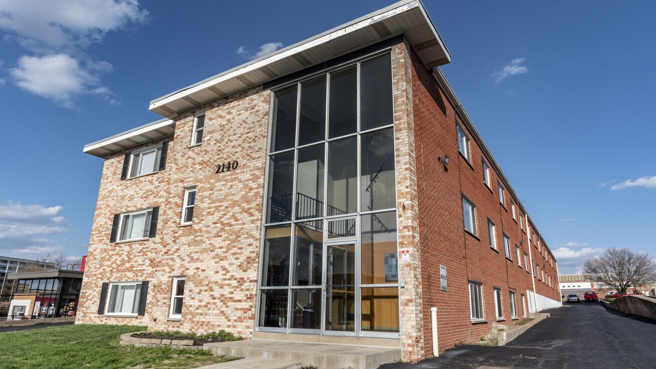 2140 Hampton Ave, Saint Louis, MO 63139