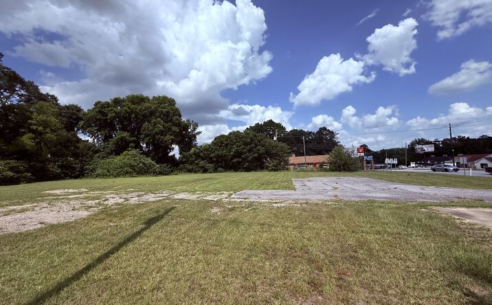 Pictures of Land property located at 0 Crawford Rd, Phenix City, AL 36867 for sales - image #1