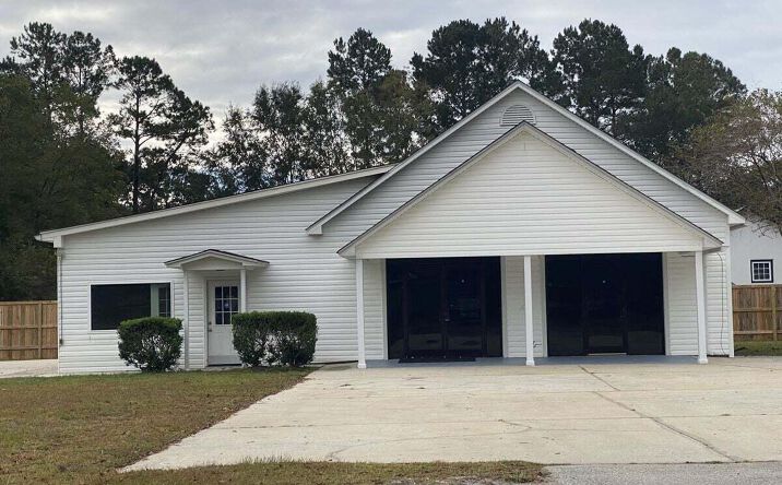 Pictures of Mixed Use, Office, Retail property located at 860 Orangeburg Road, Summerville, SC 29483 for sales - image #1