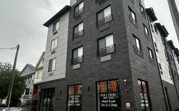 Pictures of Multifamily property located at 140 Avenue B, Bayonne, NJ 07002 for sales - image #1