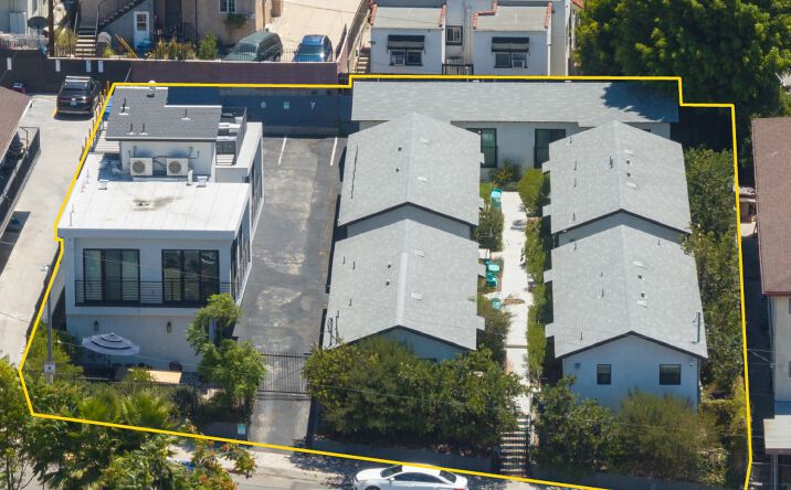 Pictures of Multifamily property located at 916 Everett St, Los Angeles, CA 90026 for sales - image #1