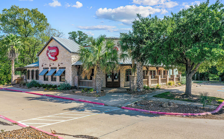 Pictures of Retail property located at 520 Harvey Rd, College Station, TX 77840 for sales - image #1