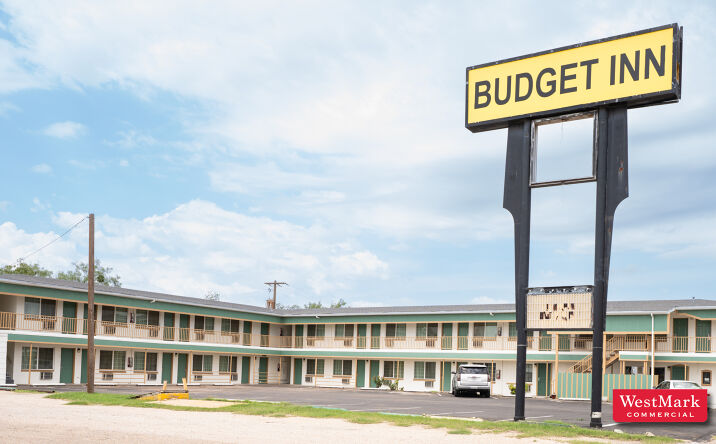 Pictures of Hospitality property located at 1008 25th St, Snyder, TX 79549 for sales - image #1