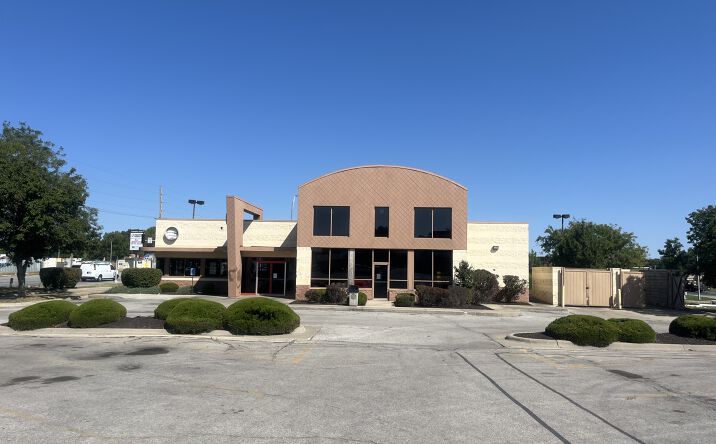 Pictures of Retail property located at 16703 East 23rd St S, Independence, MO 64055 for sales - image #1