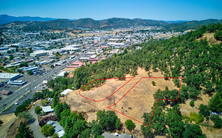 Pictures of Land property located at 0 Ne Crescent St, Roseburg, OR 97470 for sales - image #1