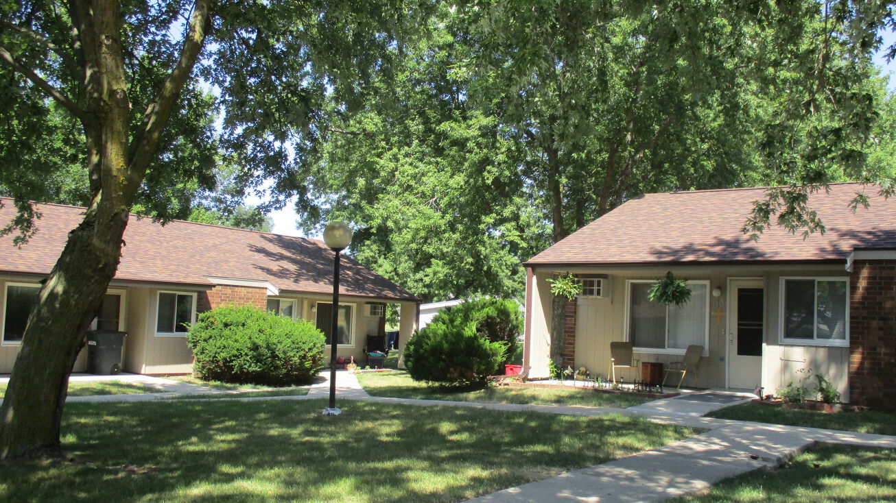 801 Stuart St, Adair, IA 50002