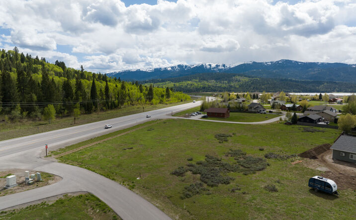 Pictures of Land, Mixed Use, Multifamily, Retail property located at 362 Deer Ln, Etna, WY 83118 for sales - image #1