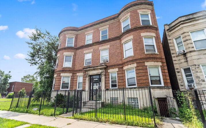 Pictures of Multifamily property located at 7250 S Yale Ave, Chicago, IL 60621 for sales - image #1