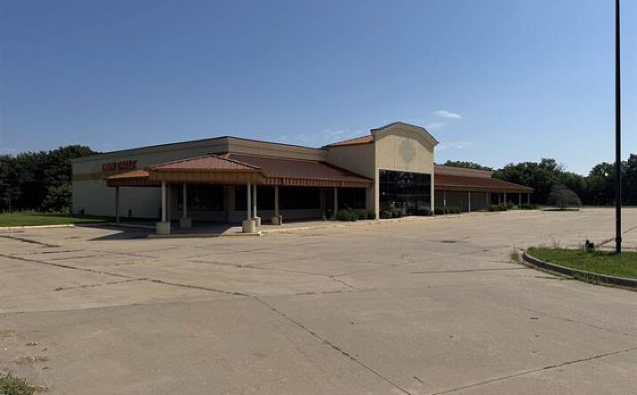 Pictures of Industrial, Self Storage, Office, Retail property located at 131 S SOANGETAHA Road, Galesburg, IL 61401 for sales - image #1