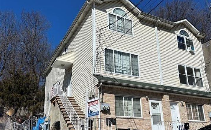 Pictures of Multifamily property located at 165 Brighton Avenue, Staten Island, NY 10301 for sales - image #1
