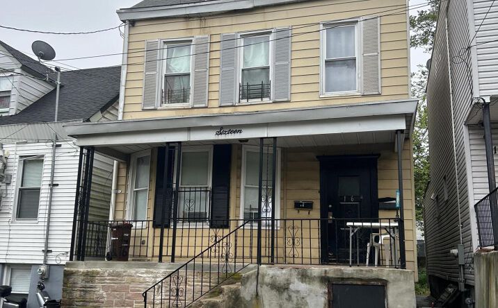 Pictures of Multifamily property located at 16 Cedar Street, Staten Island, NY 10304 for sales - image #1