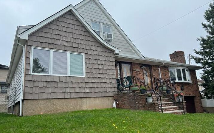 Pictures of Multifamily property located at 708 Hylan Boulevard, Staten Island, NY 10305 for sales - image #1