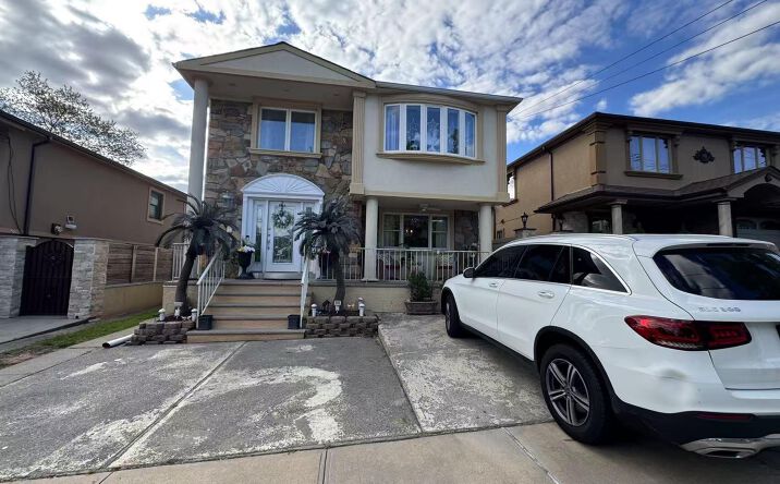 image of property at 48 DRAPER PL Staten Island NY 10314-3708