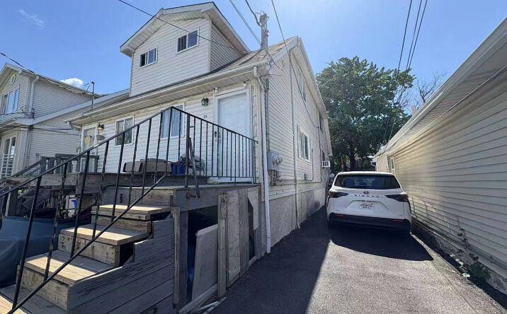 Pictures of Multifamily property located at 184 Freeborn Street, Staten Island, NY 10306 for sales - image #1