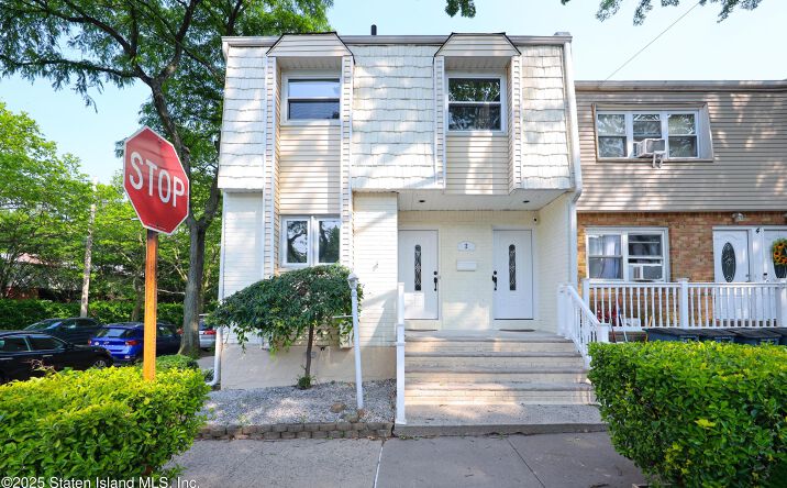 Pictures of Multifamily property located at 2 Remsen Street, Staten Island, NY 10304 for sales - image #1