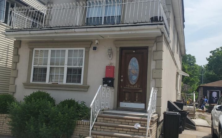 Pictures of Multifamily property located at 401 Broadway, Staten Island, NY 10310 for sales - image #1