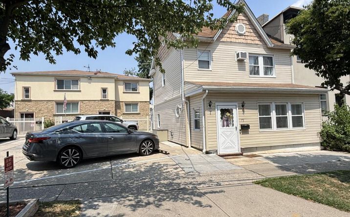 image of property at 73-77 HYLAN BOULEVARD Staten Island NY 10305