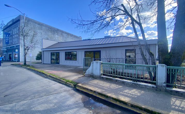 Pictures of Mixed Use, Office, Retail property located at 303 E Main Street, Cottage Grove, OR 97424 for sales - image #1