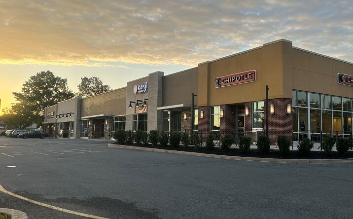 Pictures of Retail property located at 60 Geoffrey Dr, Newark, DE 19702 for sales - image #1