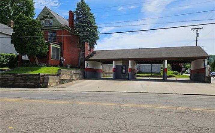 Pictures of Retail property located at 1700 Pennsylvania Ave, East Liverpool, OH 43920 for sales - image #1