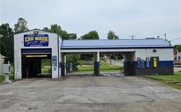 Pictures of Retail property located at 260 Columbia St, Leetonia, OH 44431 for sales - image #1