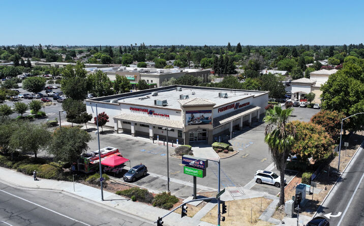 image of property at 6929 N WILLOW AVE Fresno CA 93710-5956