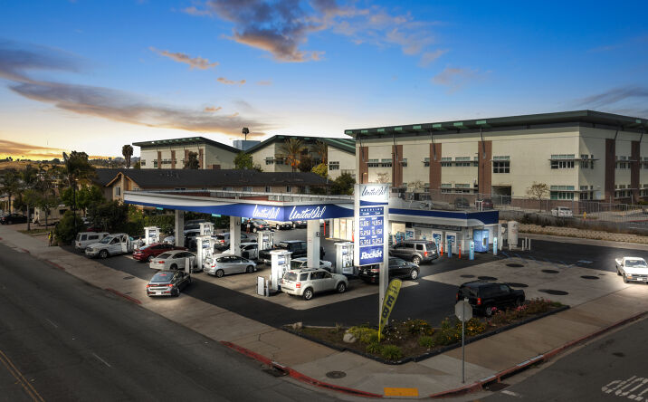 Pictures of Retail property located at 235 S 47th St, San Diego, CA 92113 for sales - image #1