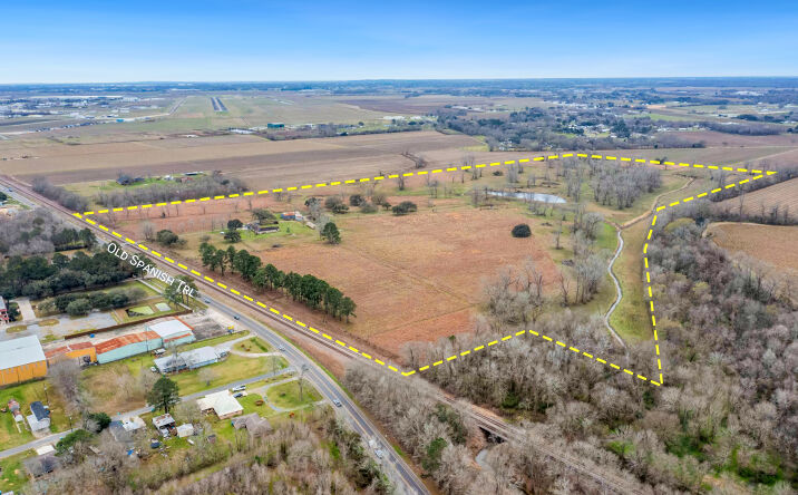 Pictures of Land property located at 1850 Old Spanish Trail Hwy S, Saint Martinville, LA 70582 for sales - image #1