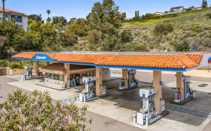 image of property at 12929 RANCHO PENASQUITOS BLVD San Diego CA 92129-2922