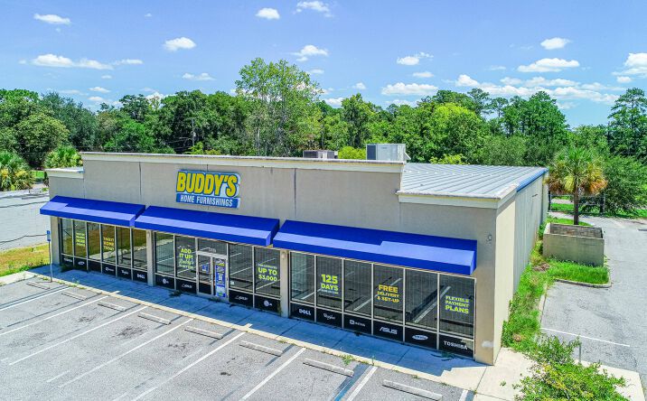 Pictures of Retail property located at 8807 Lem Turner Rd, Jacksonville, FL 32208 for sales - image #1
