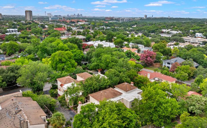 Pictures of Multifamily property located at 207 Grandview Pl, Alamo Heights, TX 78209 for sales - image #1