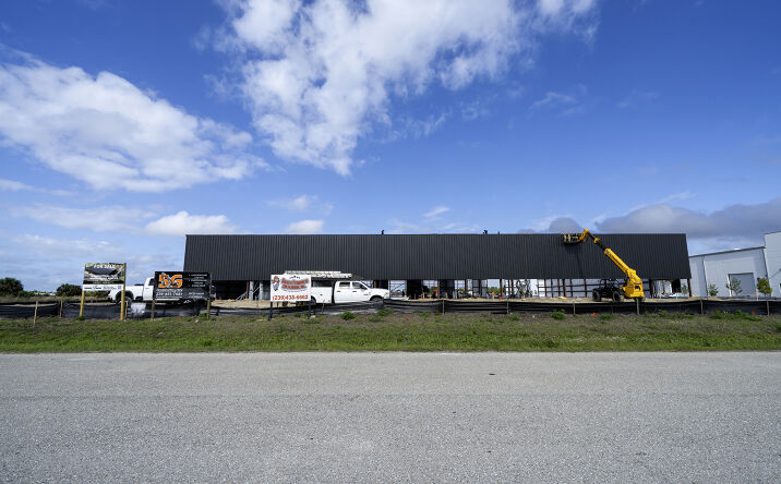 Pictures of Industrial property located at 8411 -8419 Duffie Dr, Punta Gorda, FL 33982 for sales - image #1