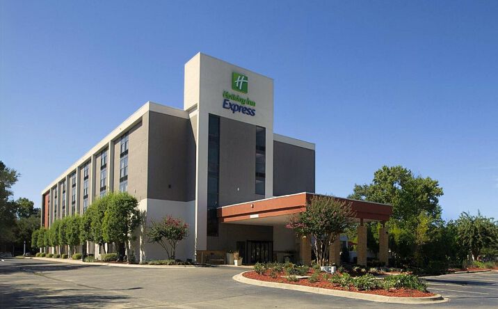 Pictures of Hospitality property located at 1653 Raymond Diehl Rd, Tallahassee, FL 32308 for sales - image #1