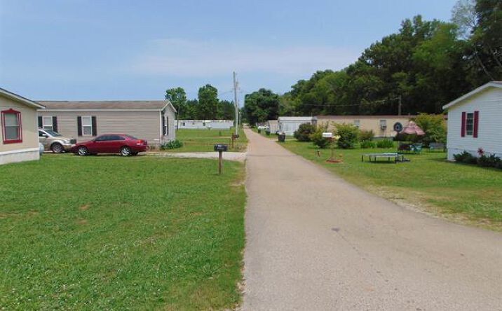 Pictures of Mobile Home Park property located at 2250 Ford Rd., Muscle Shoals, AL 35661 for sales - image #1