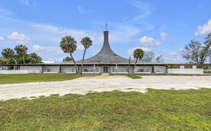 Pictures of Special Purpose property located at 6608 Marina Dr, Holmes Beach, FL 34217 for sales - image #1