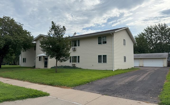 Pictures of Multifamily property located at 800-812 S Sherman Ave, Sioux Falls, SD 57104 for sales - image #1