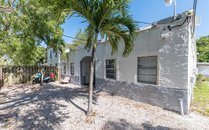 Pictures of Multifamily property located at 180 NW 59th St, Miami, FL 33127 for sales - image #1