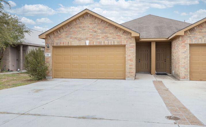 Pictures of Multifamily property located at 264 Rosalie Dr, New Braunfels, TX 78130 for sales - image #1