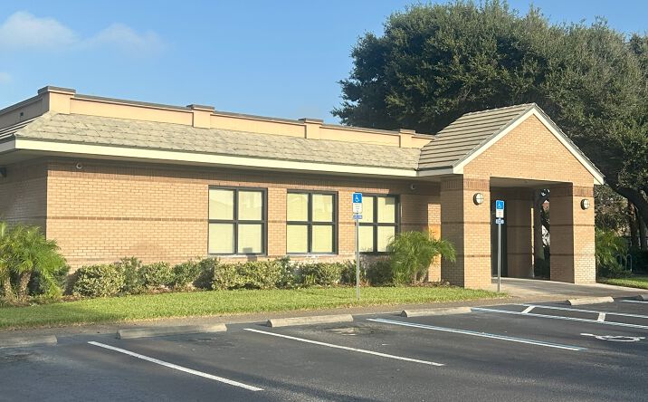 Pictures of Retail property located at 100 3rd St N, Jacksonville Beach, FL 32250 for sales - image #1