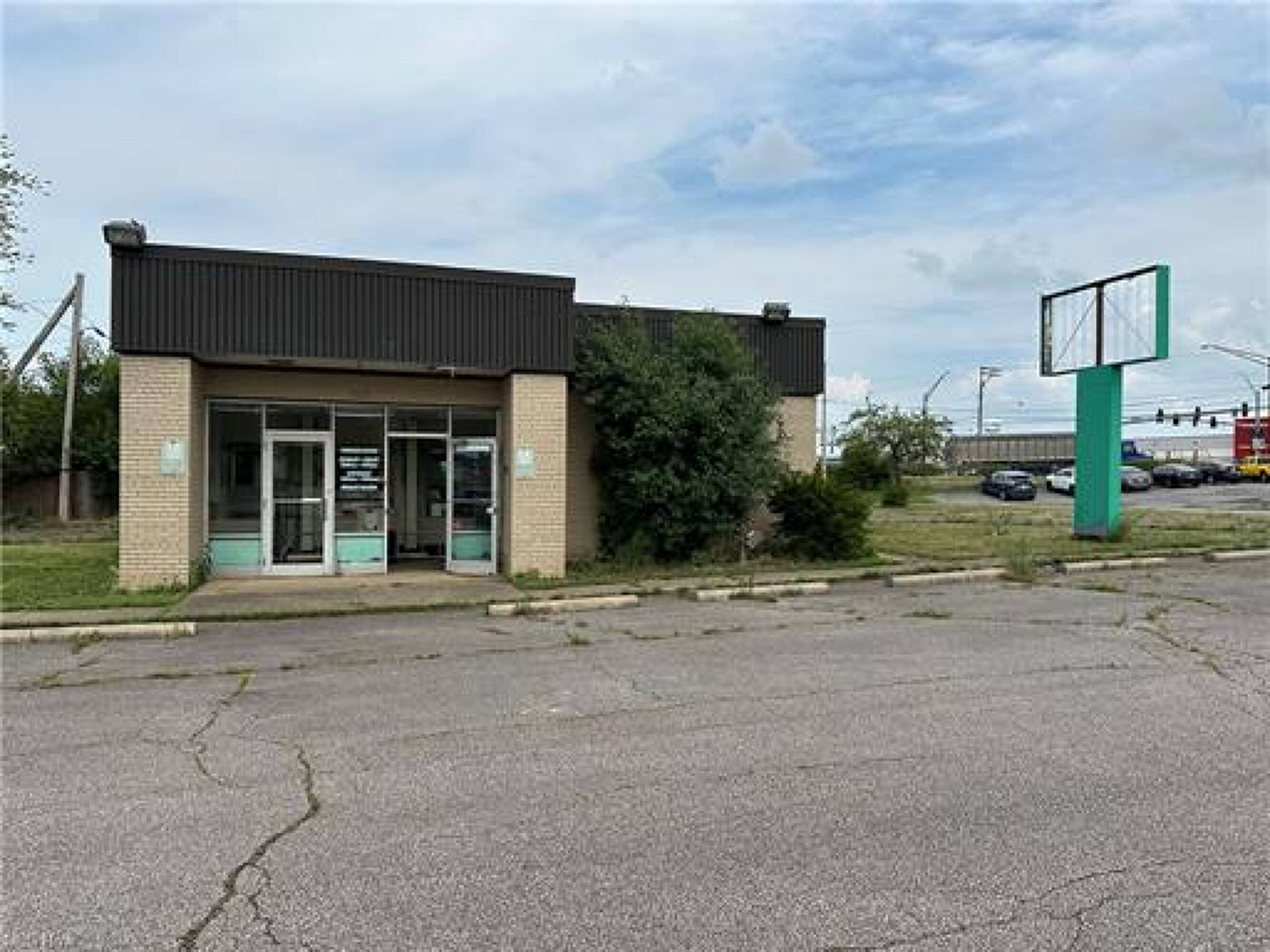 223 Abbe Rd N, Elyria, OH 44035