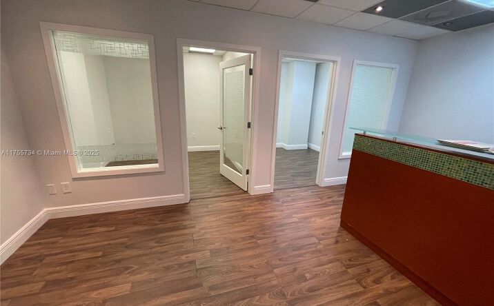 Pictures of Office property located at 12550 Biscayne Blvd, North Miami, FL 33181 for sales - image #1