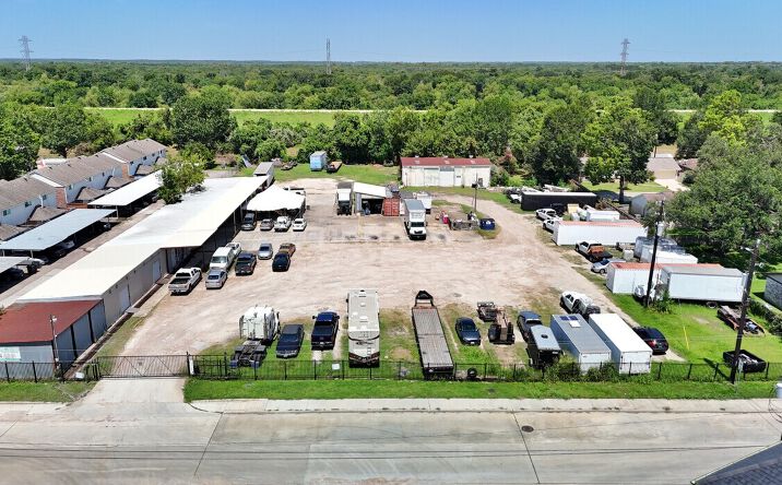 Pictures of Industrial, Land property located at 1915 Sherwood Forest St, Houston, TX 77043 for sales - image #1