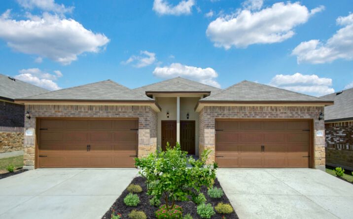 Pictures of Multifamily property located at 9211 Canyon Bnd, Converse, TX 78109 for sales - image #1
