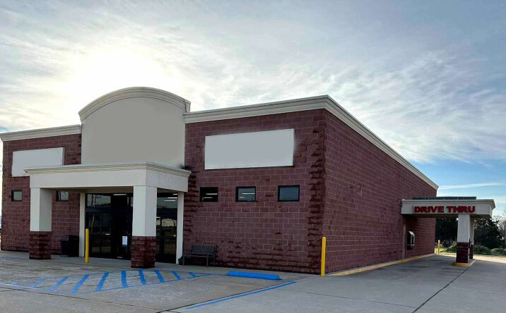 Pictures of Retail property located at 1007 W Business US Hwy 60, Dexter, MO 63841 for sales - image #1